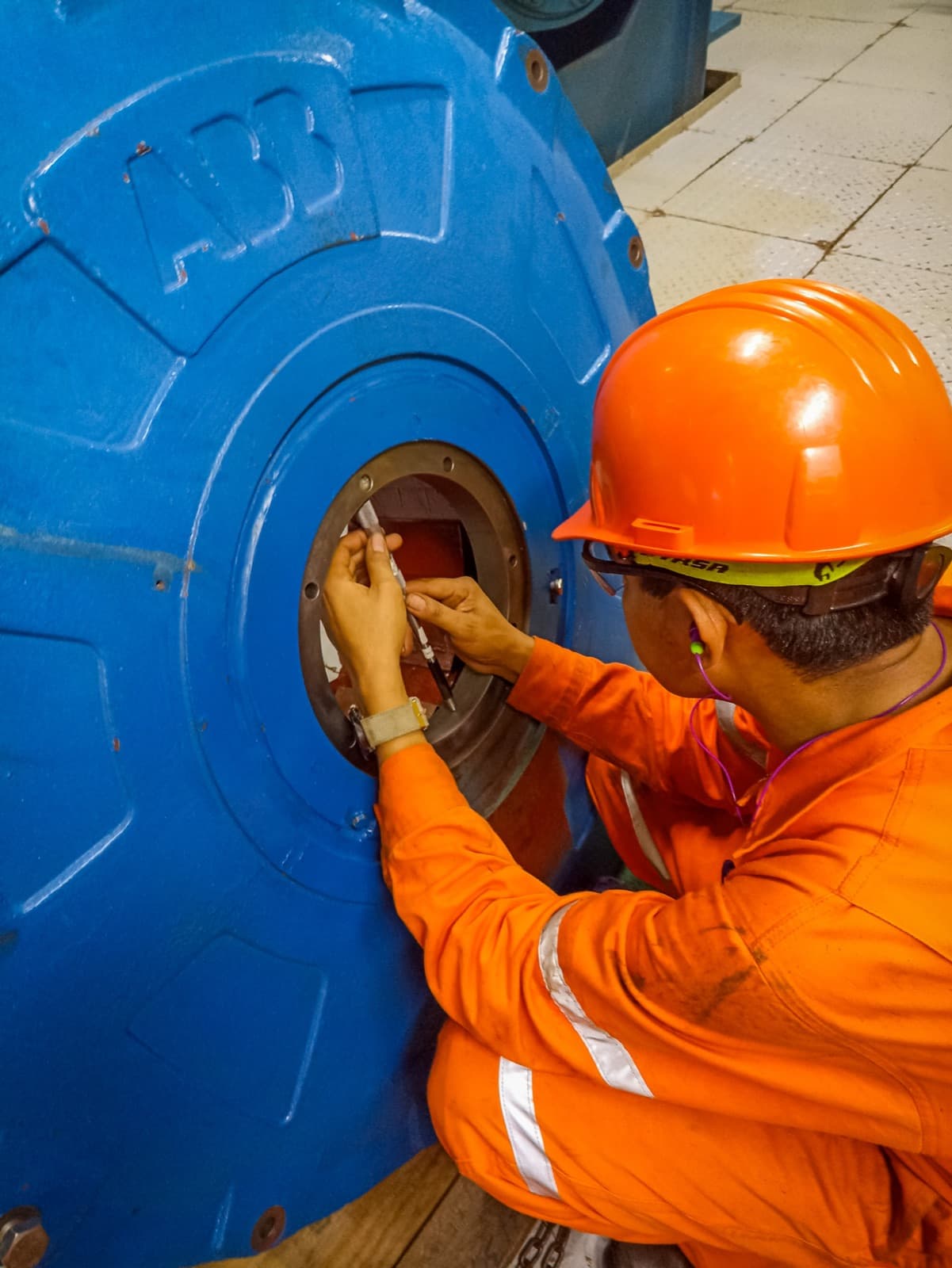 Mantenimiento del generador de motogenerador a gas TEMISA