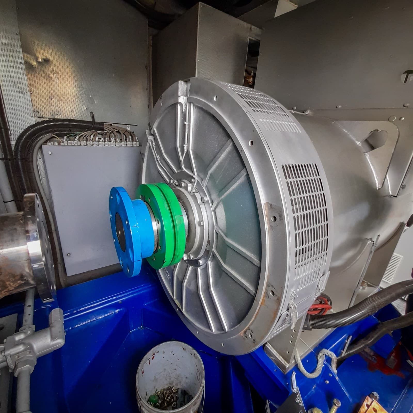 Alineación Láser de Acoplamientos Generador–Motor–Turbina–Bomba — TEMISA Power Gen — generator service Mexico