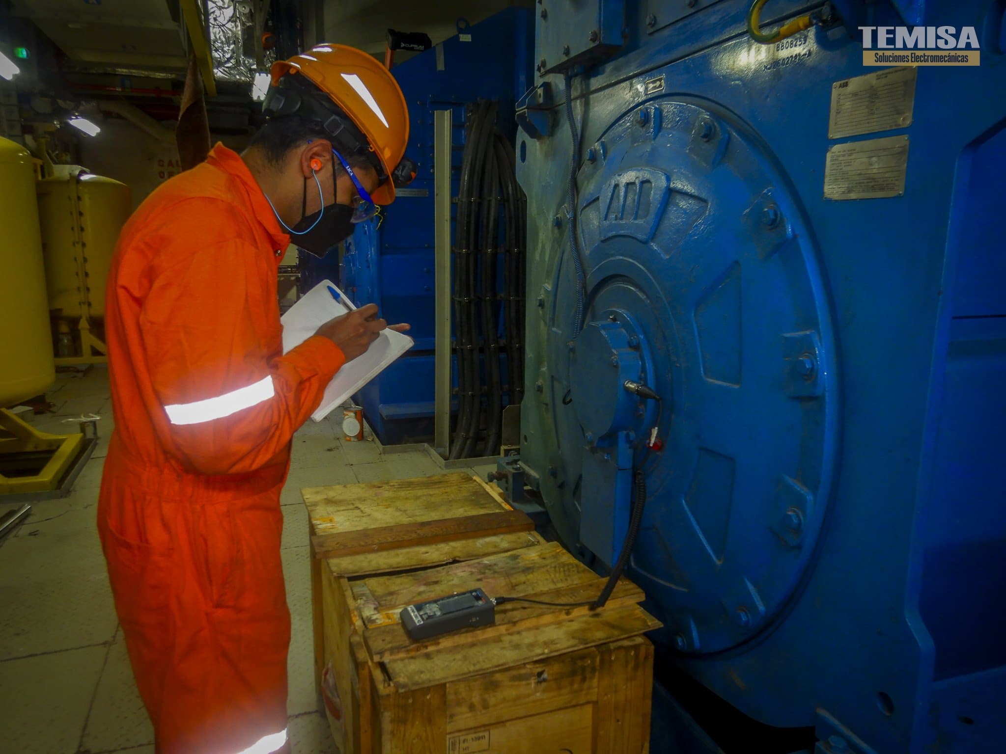 Pruebas de aislamiento con Megger 5 kV en generador ABB — TEMISA