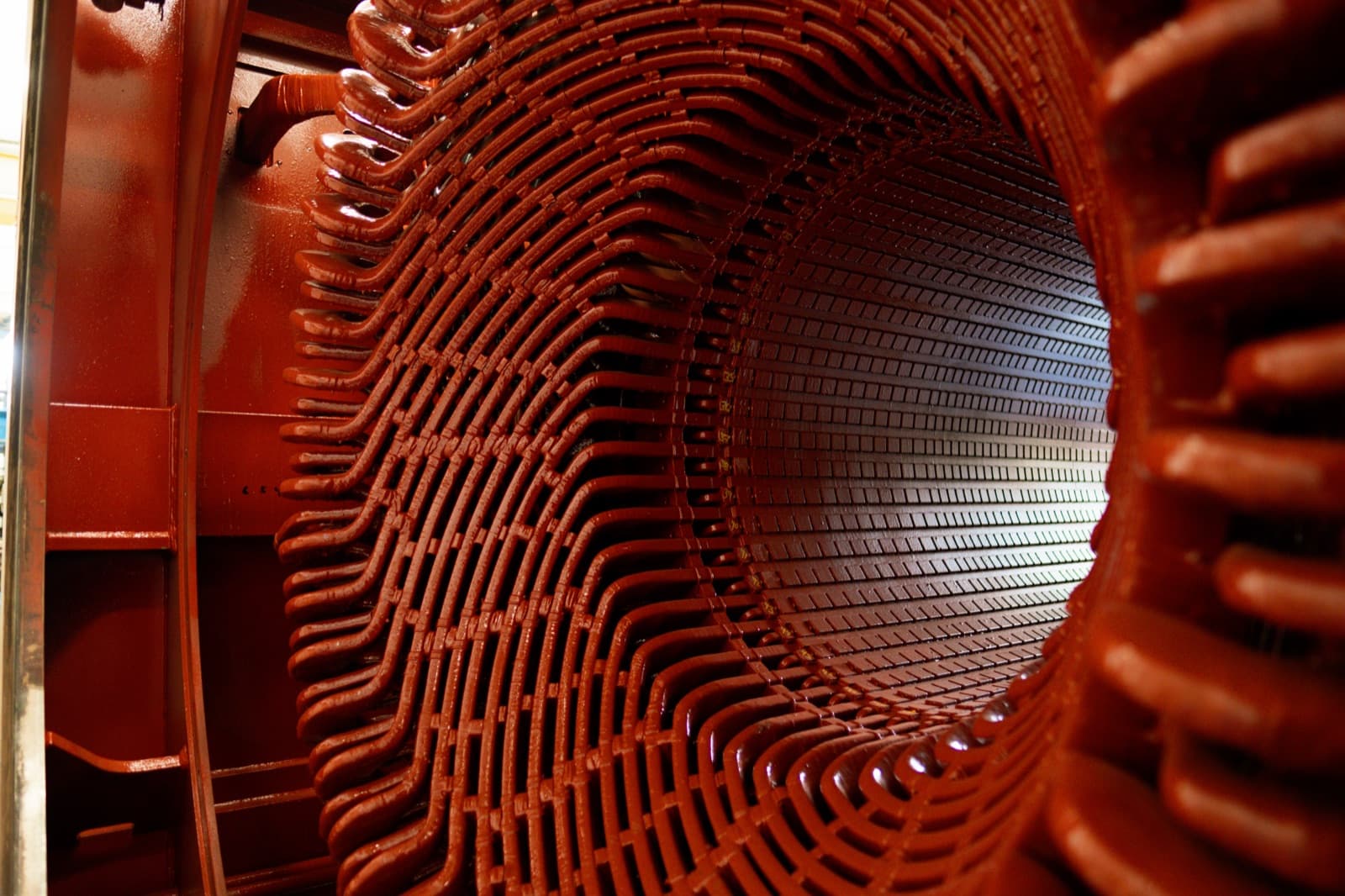Devanado del estator de un turbogenerador BRUSH de 41,250 kVA reimpregando con barniz clase H tras el mantenimiento mayor ejecutado por TEMISA Power Gen